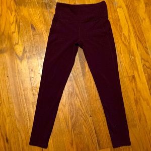 COPY - Womens Vuori size small maroon Leggings